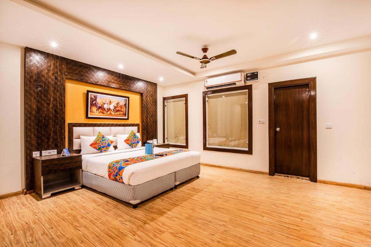Fabhotel Shoba Estate Delhi Airport ニューデリー エクステリア 写真