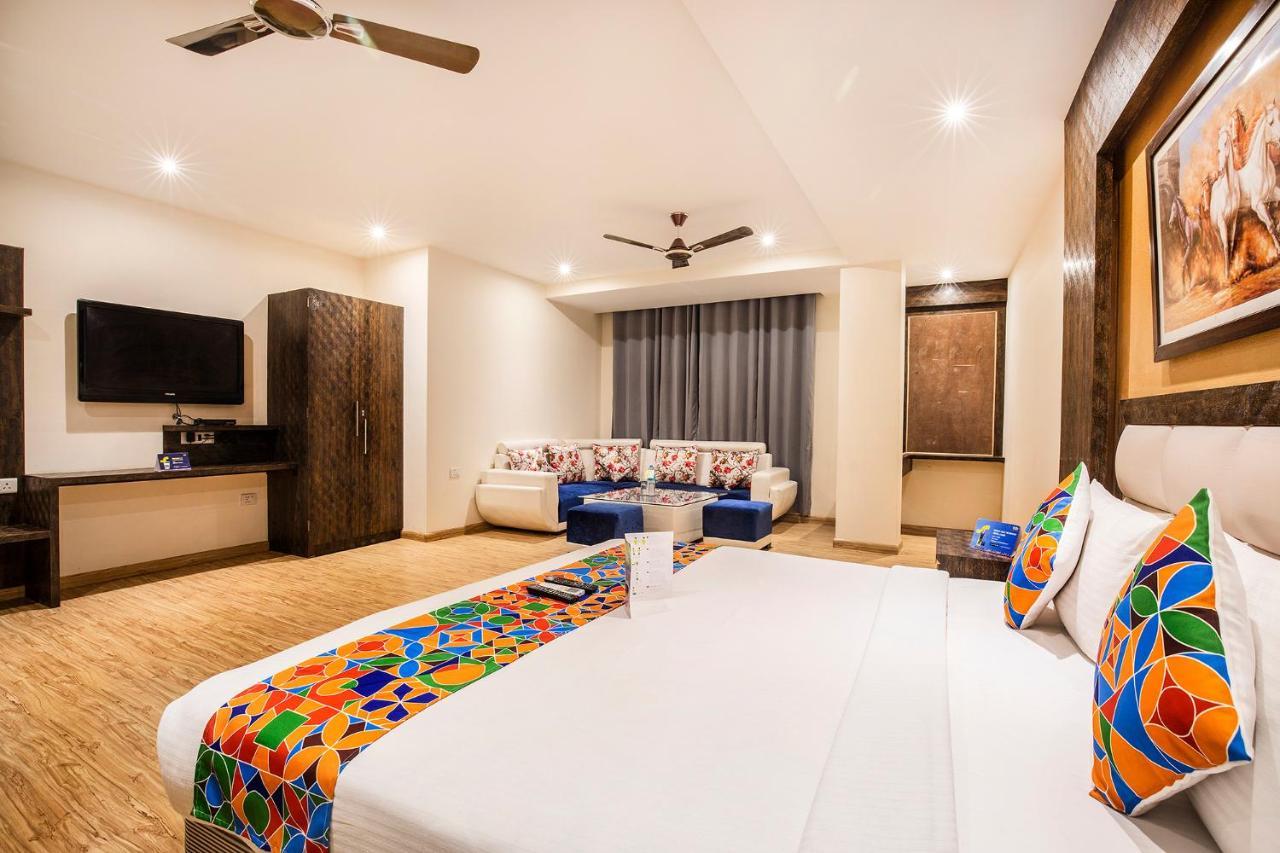 Fabhotel Shoba Estate Delhi Airport ニューデリー エクステリア 写真
