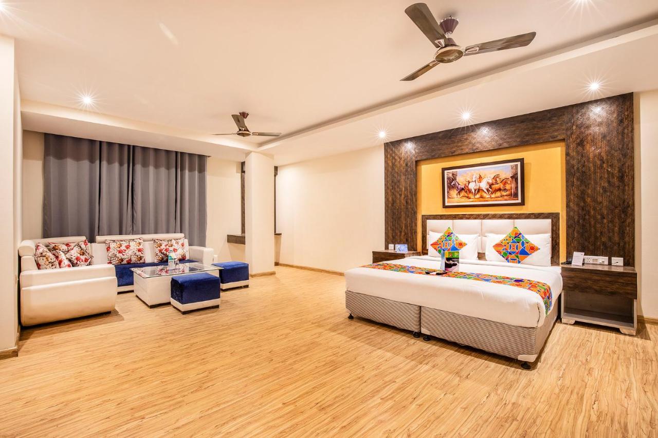Fabhotel Shoba Estate Delhi Airport ニューデリー エクステリア 写真