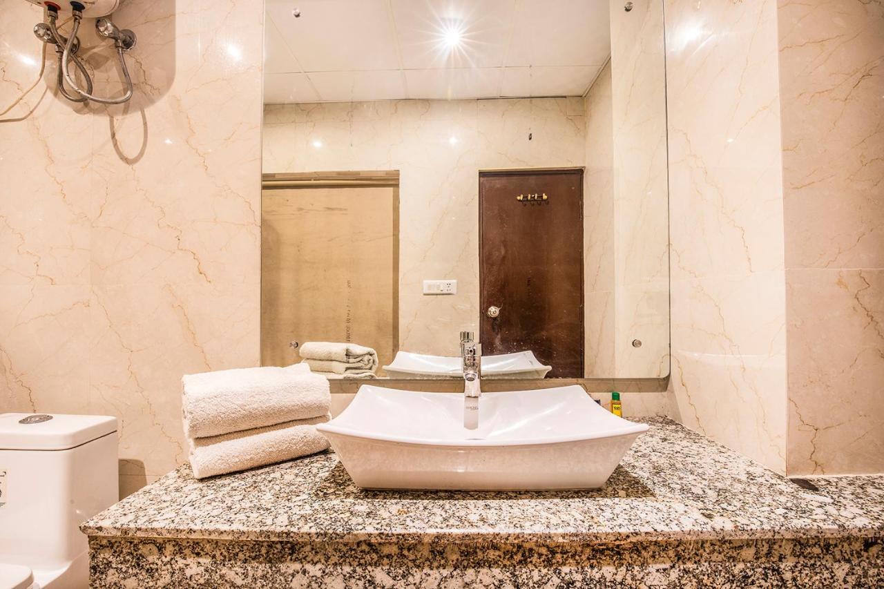 Fabhotel Shoba Estate Delhi Airport ニューデリー エクステリア 写真