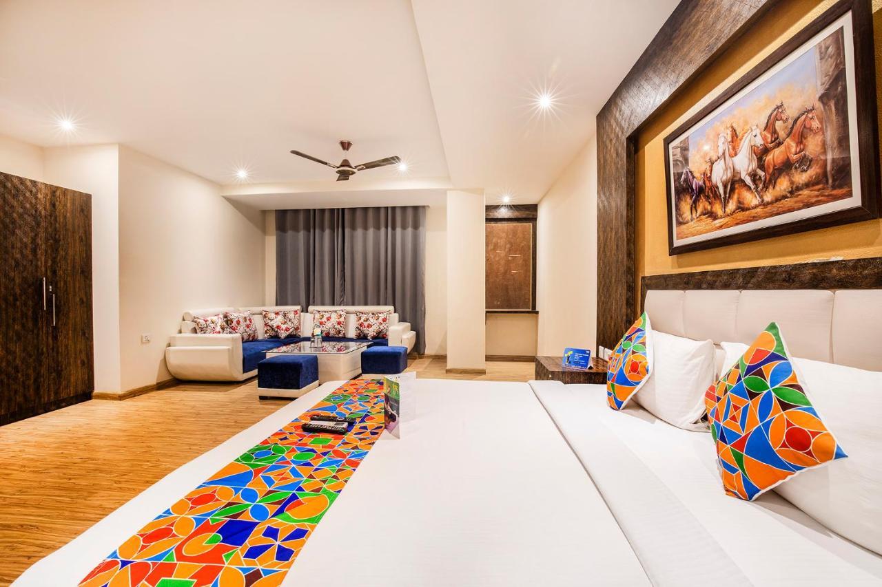 Fabhotel Shoba Estate Delhi Airport ニューデリー エクステリア 写真